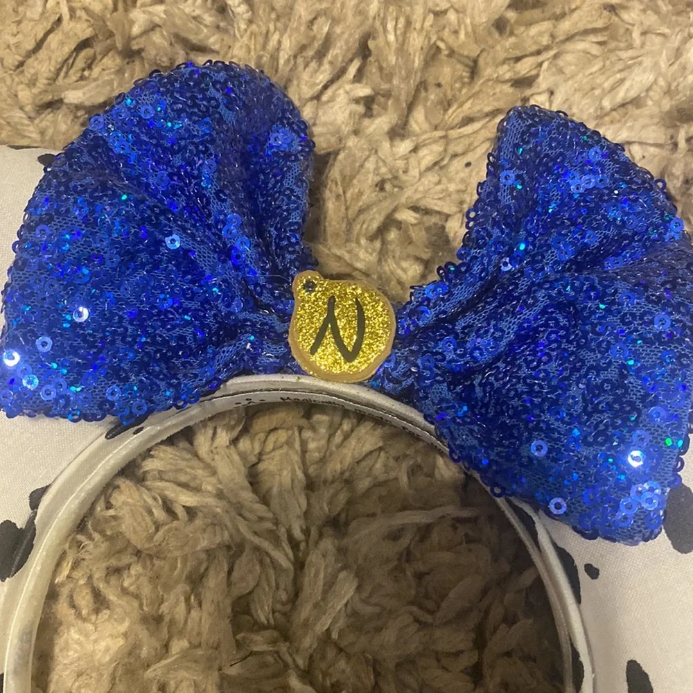Minnie Mouse Ears - Picture 2 of 5
